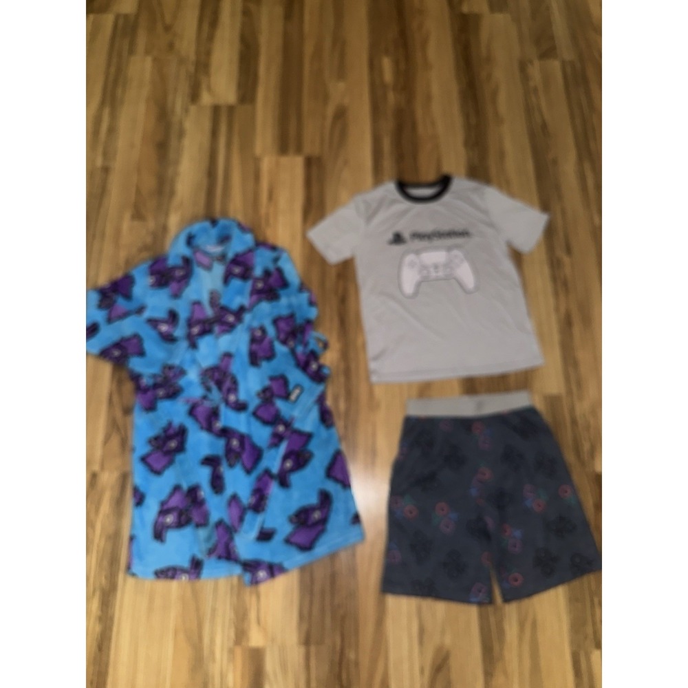 Fortnite Robe PlayStation Pajamas PJs Boys Sz M 10/12‎ Loot Llama Plush Shorts